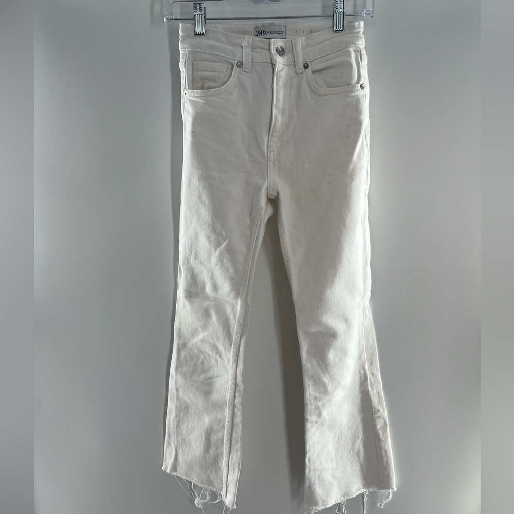 ZARA HIGH RISE RAW HEM WHITE 100% COTTON JEANS SIZE 00